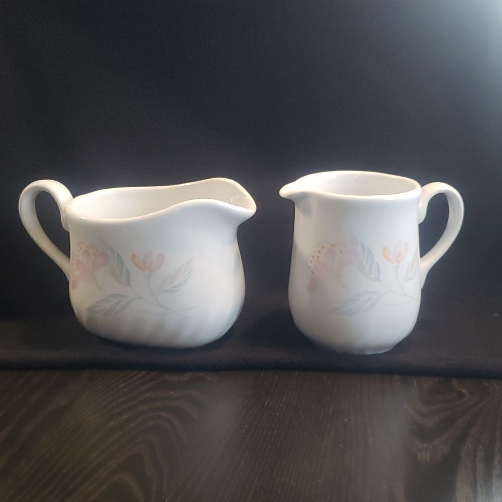 2 Pc Set Corelle Pink Trio Creamer and Gravy Boat